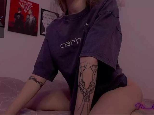 -naomisweet- on BongaCams 
