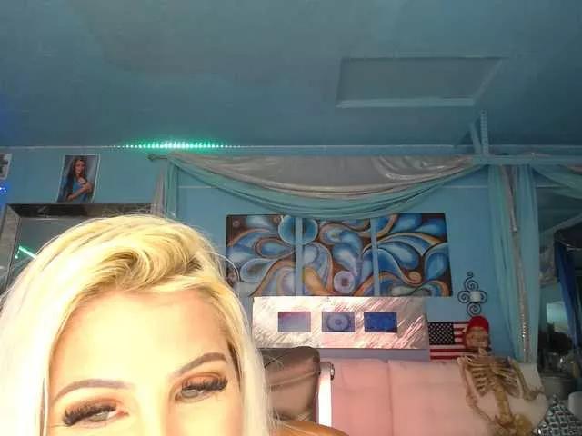 adrianna_fox on BongaCams 