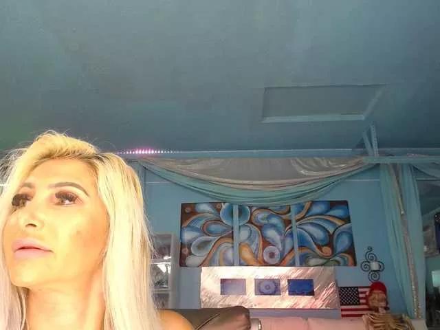 adrianna_fox on BongaCams 