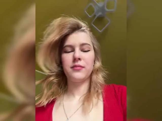 Advaya on BongaCams 