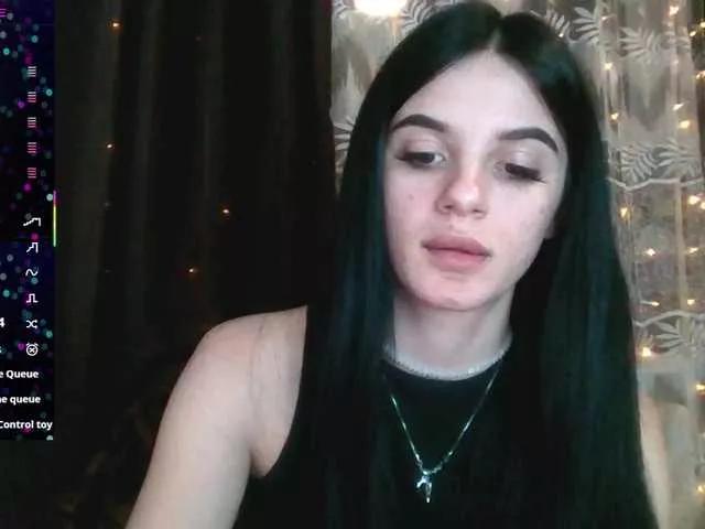 Alice222ll2 on BongaCams 