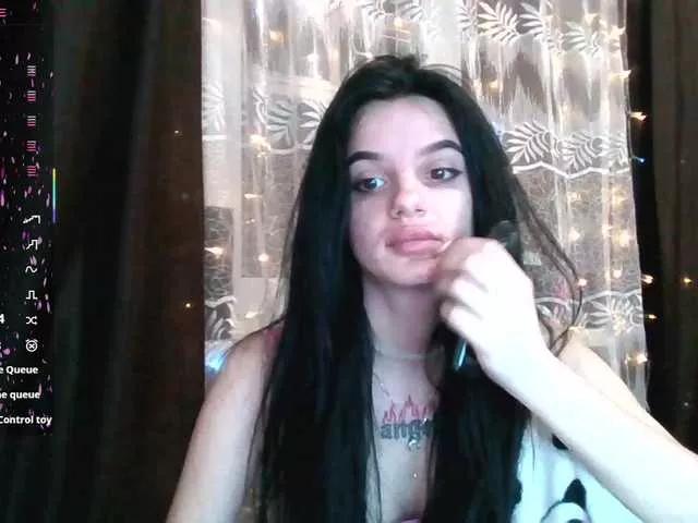 Alice222ll2 on BongaCams 