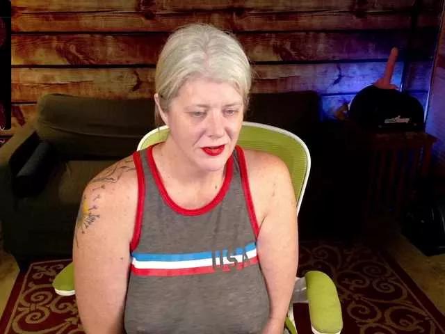 Alicescuriosity on BongaCams 