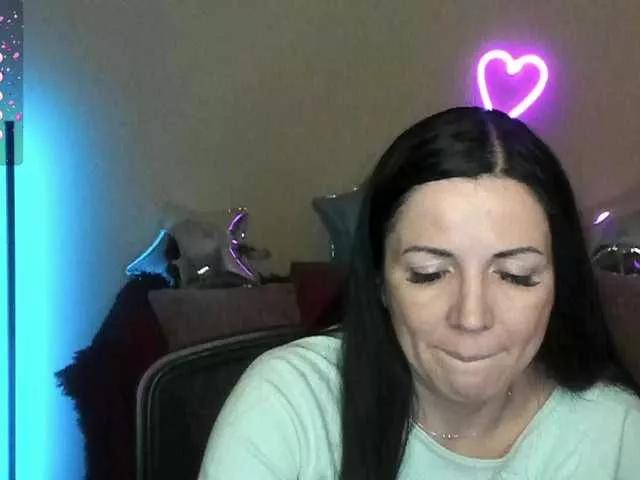AlikaLorensTalk on BongaCams 