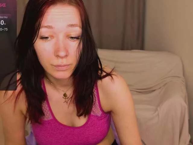 AlinaxCute on BongaCams 
