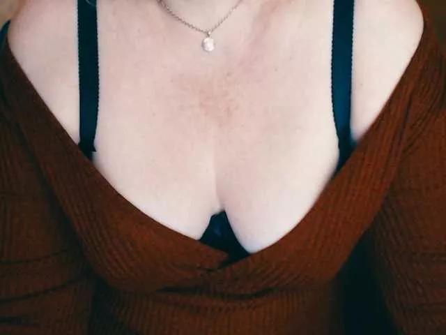 Alisa1917 on BongaCams 