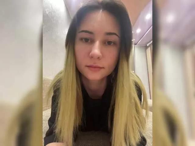 Alisa21-1 on BongaCams 