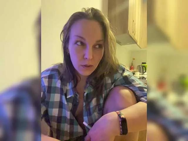Alisasqrl on BongaCams 