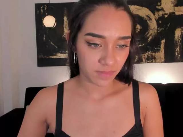 AmaliaCruss on BongaCams 