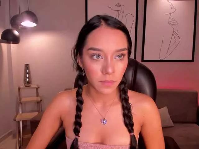 AmaliaCruss on BongaCams 