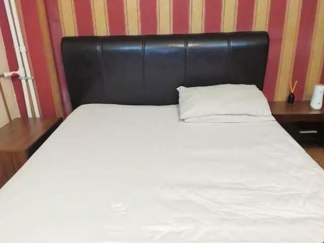 Offline AshleyvonPage on BongaCams