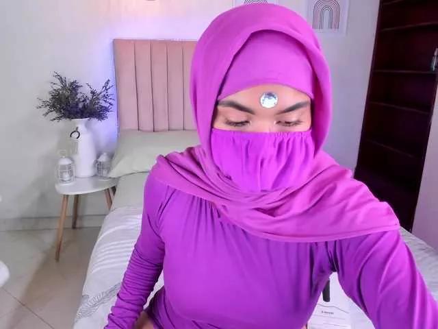 Aura-cuutee on BongaCams 