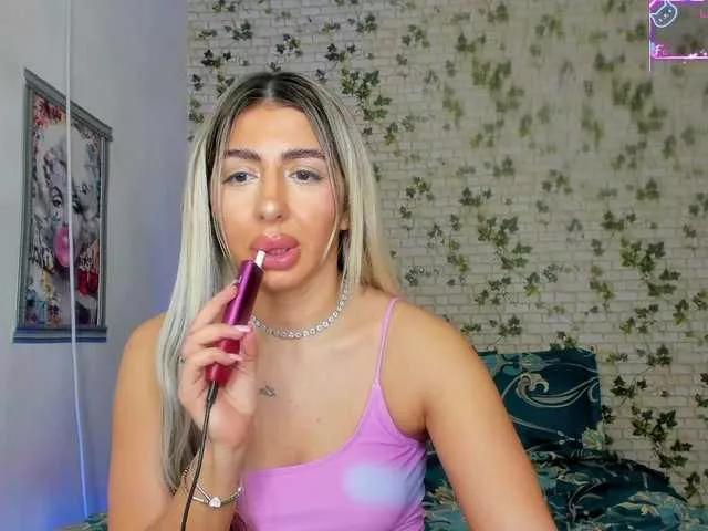 BelleHale on BongaCams 