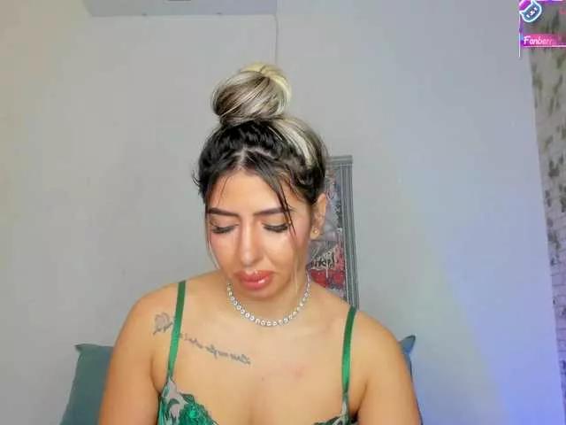 BelleHale on BongaCams 