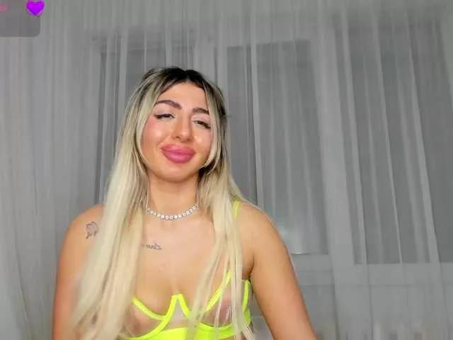 BelleHale on BongaCams 