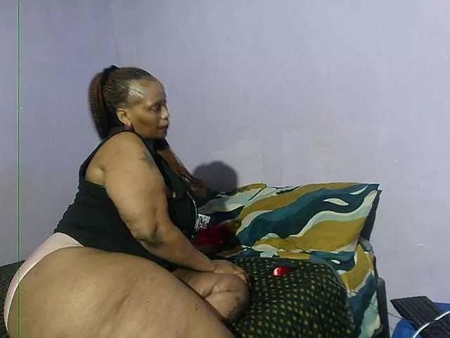 Big-Ass-Wilma on BongaCams 