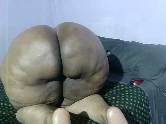Big-Ass-Wilma on BongaCams 