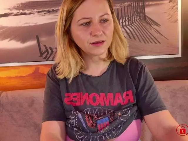 BigBoobsARRI on BongaCams 