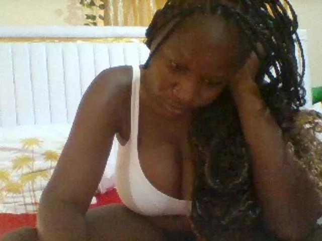 BoobieQueen on BongaCams 