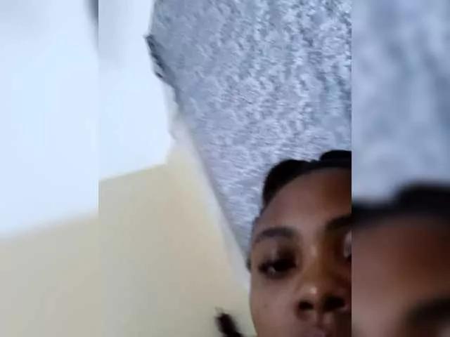 Breesee2 on BongaCams