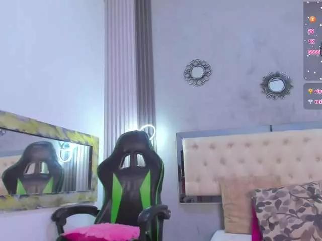 Brendastrong on BongaCams 