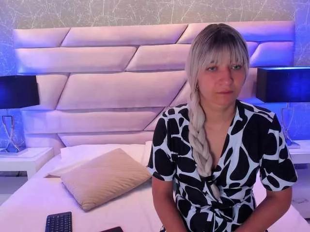 BrianaWalsh on BongaCams 