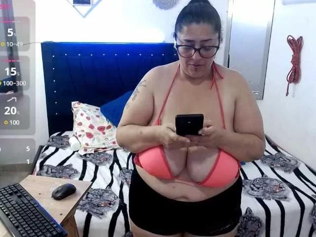 Offline bubis-laru53 on BongaCams