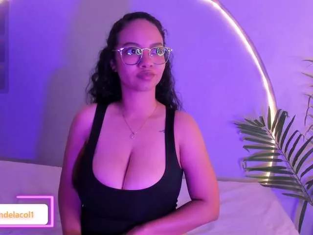 Candela-Cool on BongaCams 