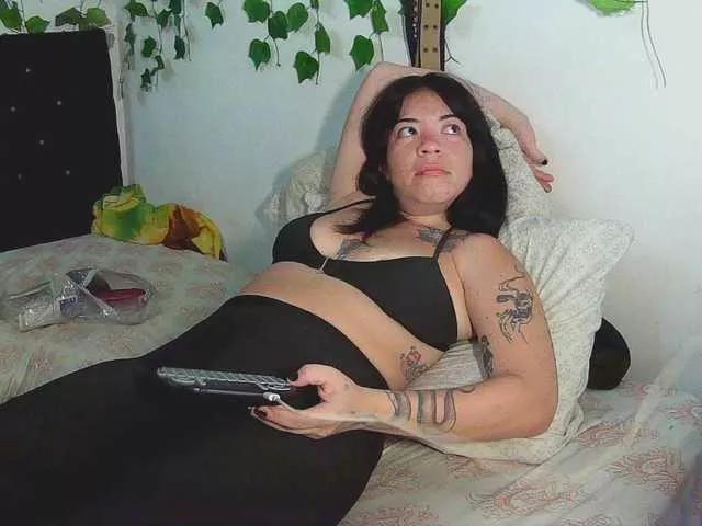 caribbeanlov4 on BongaCams 