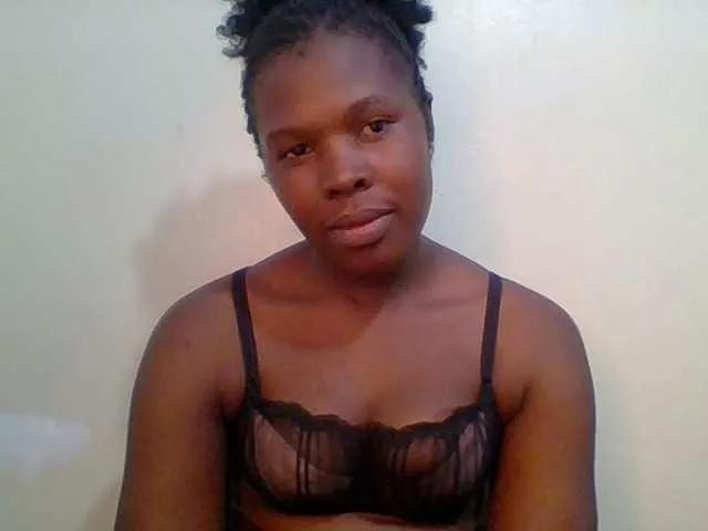 Carinacaren on BongaCams 
