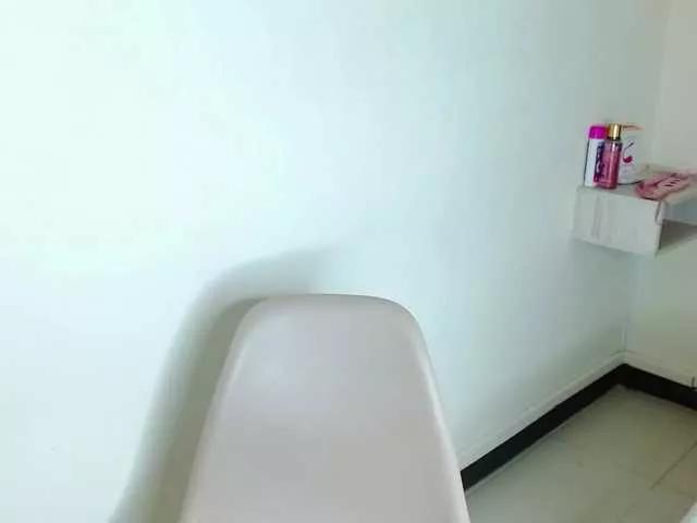 carlabeer on BongaCams 