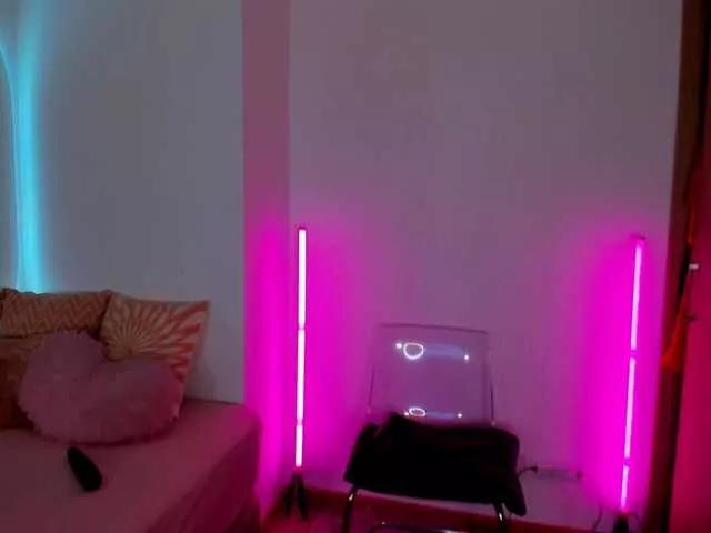 Offline Carolalen on BongaCams