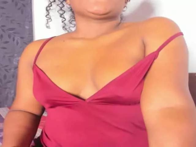 CarolinnaGomez on BongaCams 