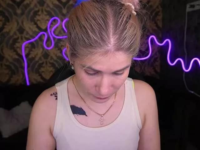 CassandraGood on BongaCams 