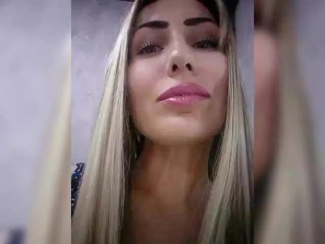 Cassssablanca on BongaCams 