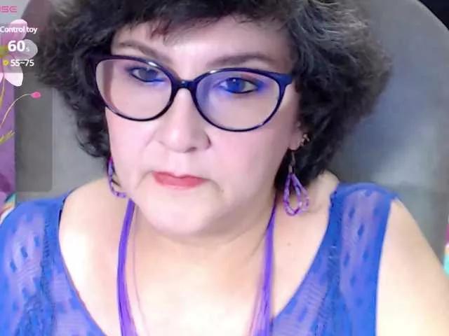 Freechat cataleya-mom on BongaCams