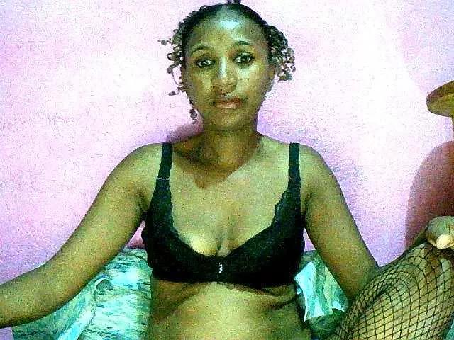 Chellah01 on BongaCams 