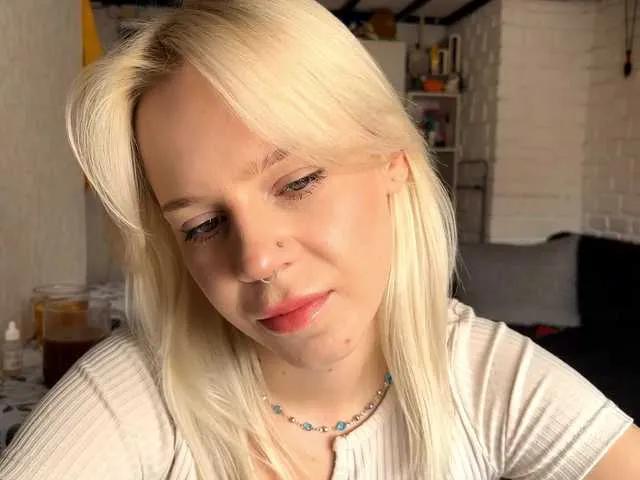 Naked ChelseaLascurain wants you to fuck her body now ChelseaLascurain from BongaCams