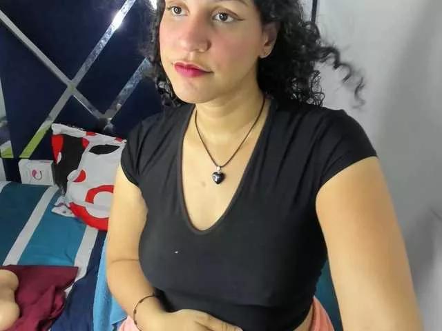 CherryHotttt on BongaCams 