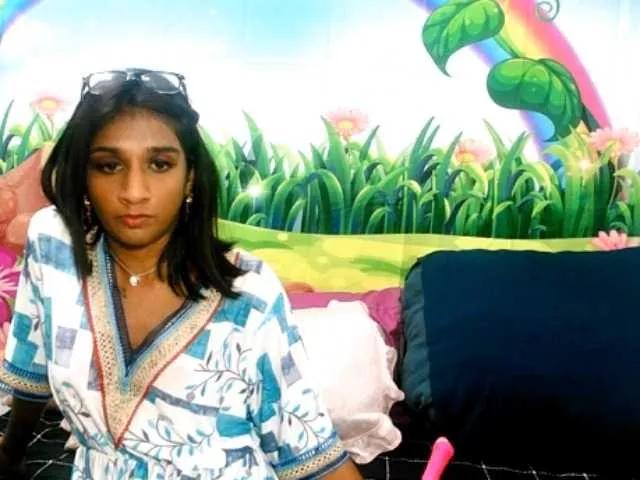 cherryindian4u on BongaCams 