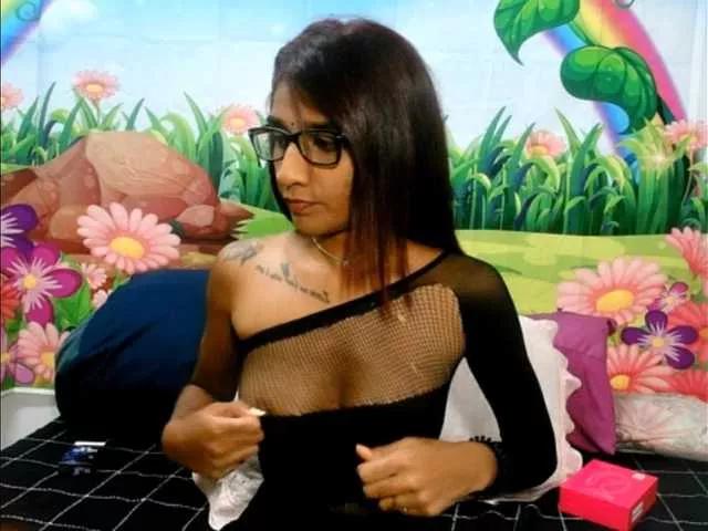 cherryindian4u on BongaCams 