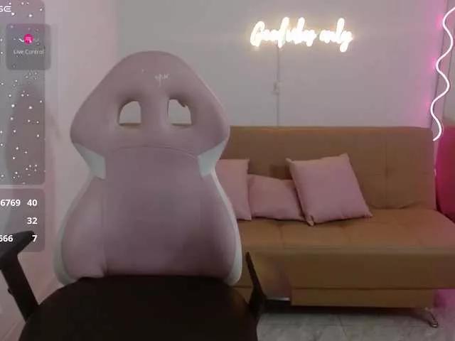 Coraline-tay on BongaCams 