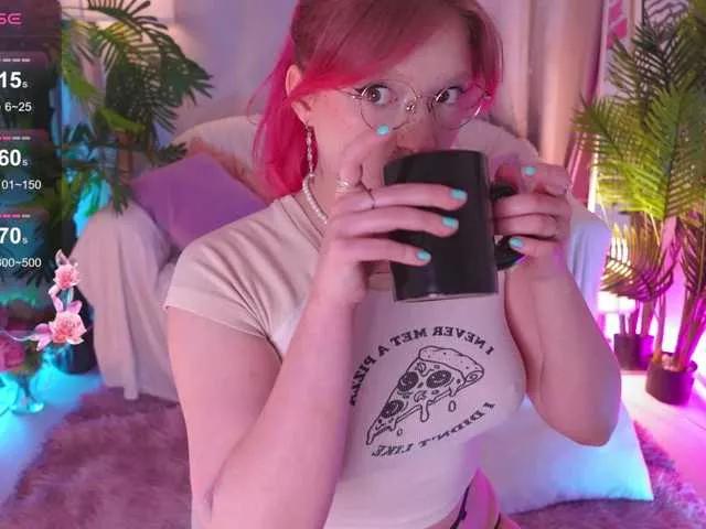 CrazyWine on BongaCams 