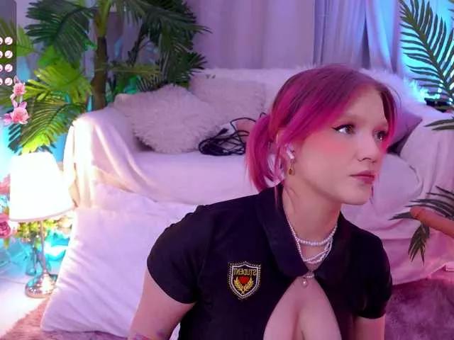 CrazyWine on BongaCams 