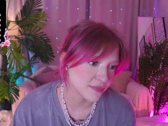 CrazyWine on BongaCams 