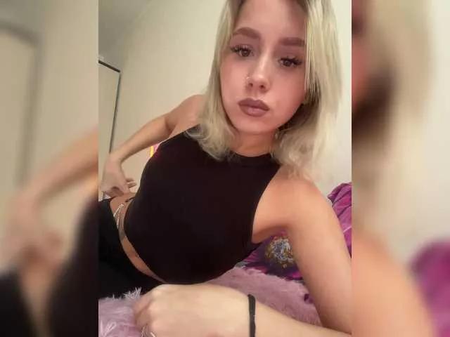 Crystal1-1 on BongaCams 