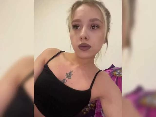 Crystal1-1 on BongaCams 