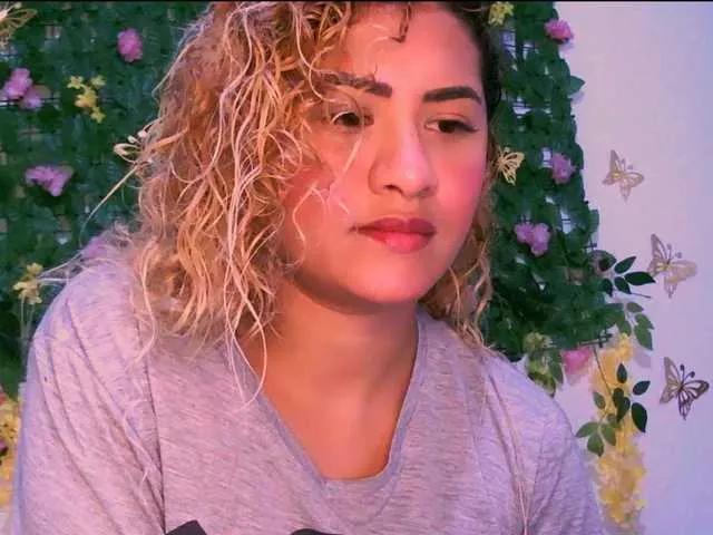 Crystal25 on BongaCams 