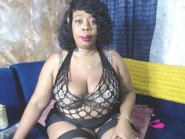 crystalbee on BongaCams 