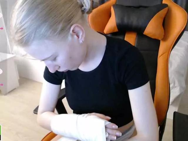 crystalyss on BongaCams 